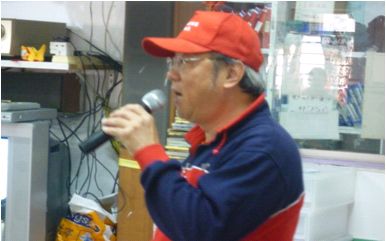 阿莊的聲線不錯,首次在樂舍活動內表演給長者們。